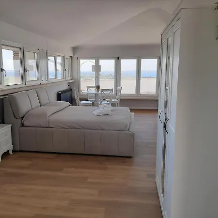 Panoramic Apartment *